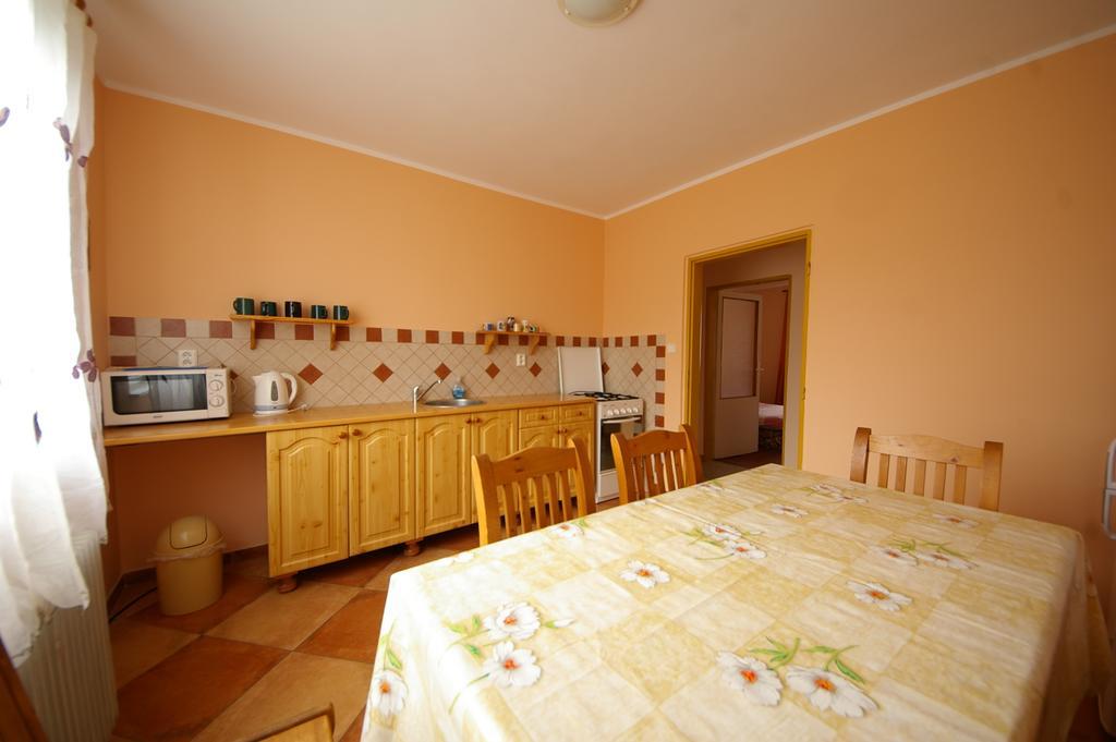 Penzion Mansky Dvur Dolni Zandov Exterior photo